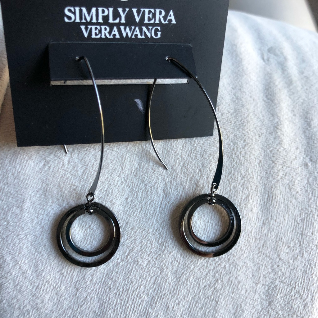 Simply Vera New Never Worn Dangle Earrings 7$